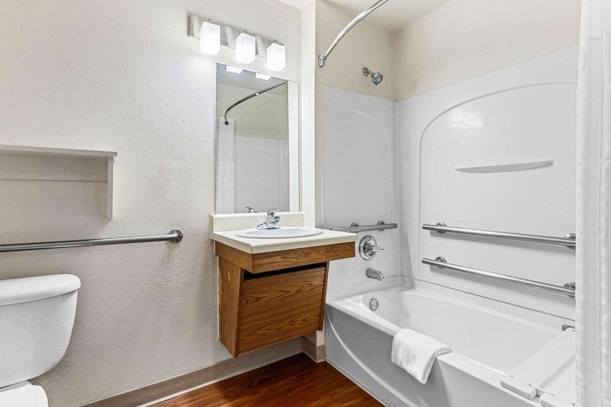Woodspring Suites Tulsa Eksteriør billede