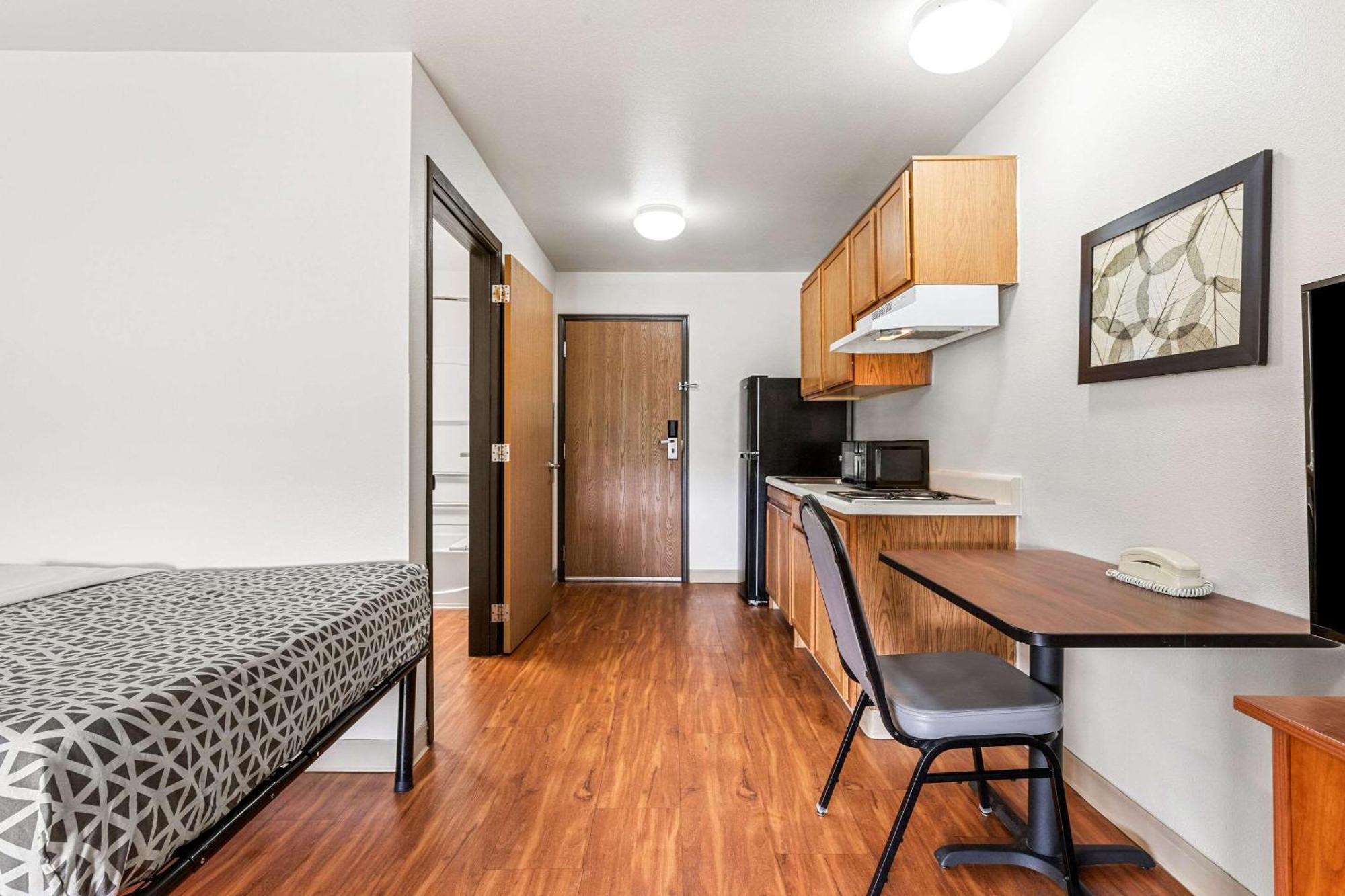 Woodspring Suites Tulsa Eksteriør billede