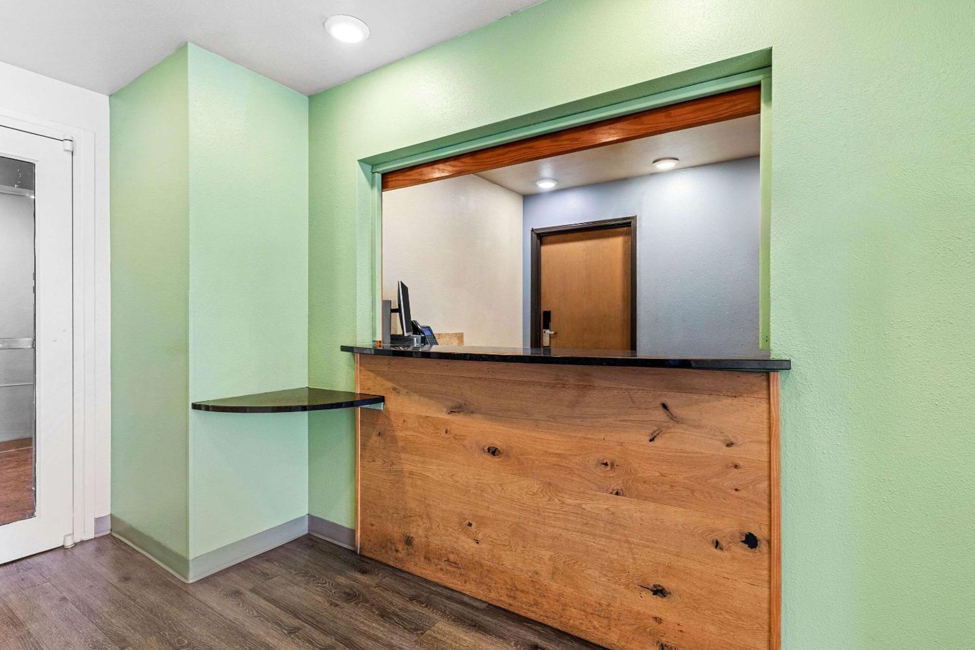 Woodspring Suites Tulsa Eksteriør billede