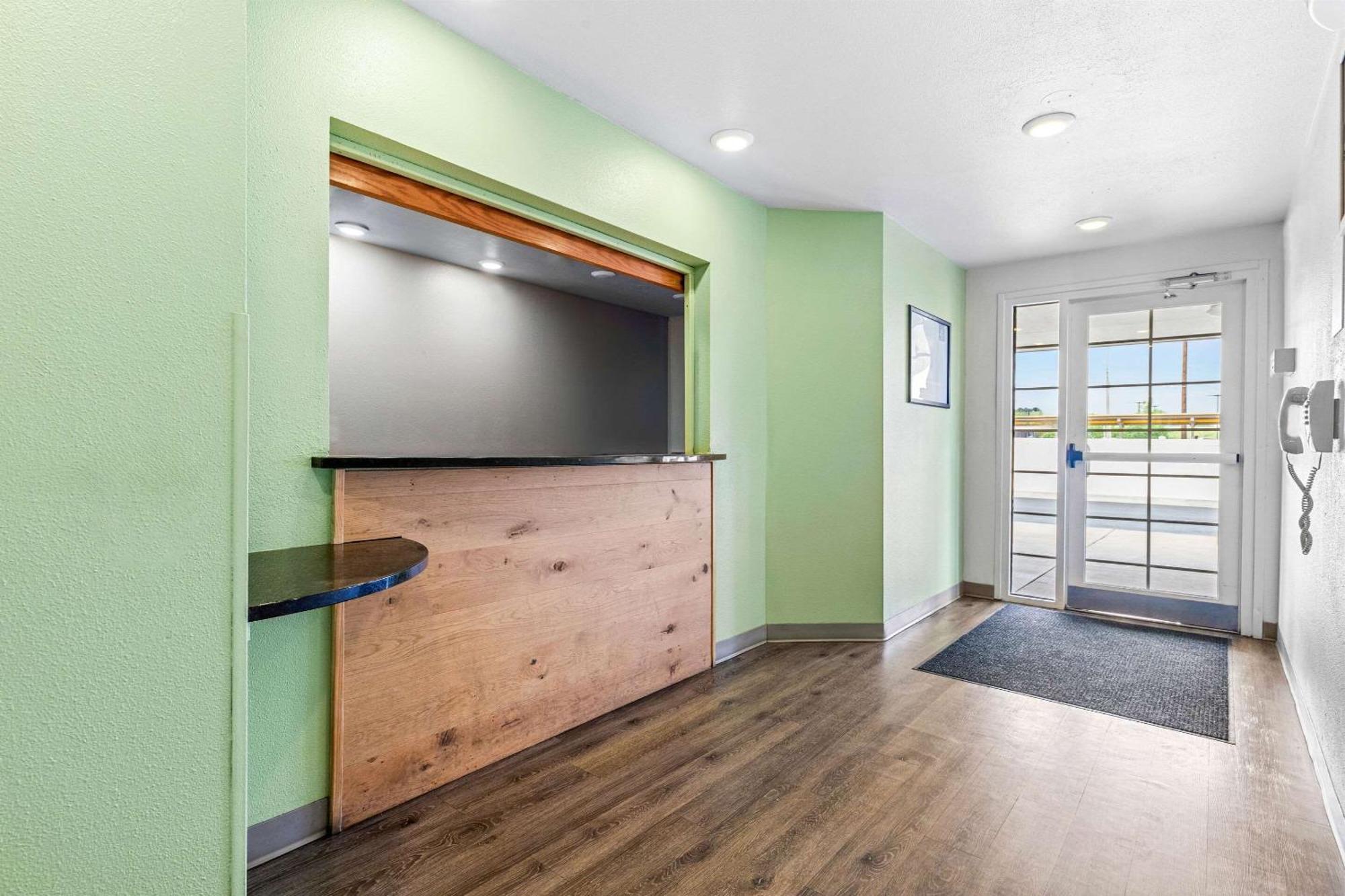 Woodspring Suites Tulsa Eksteriør billede