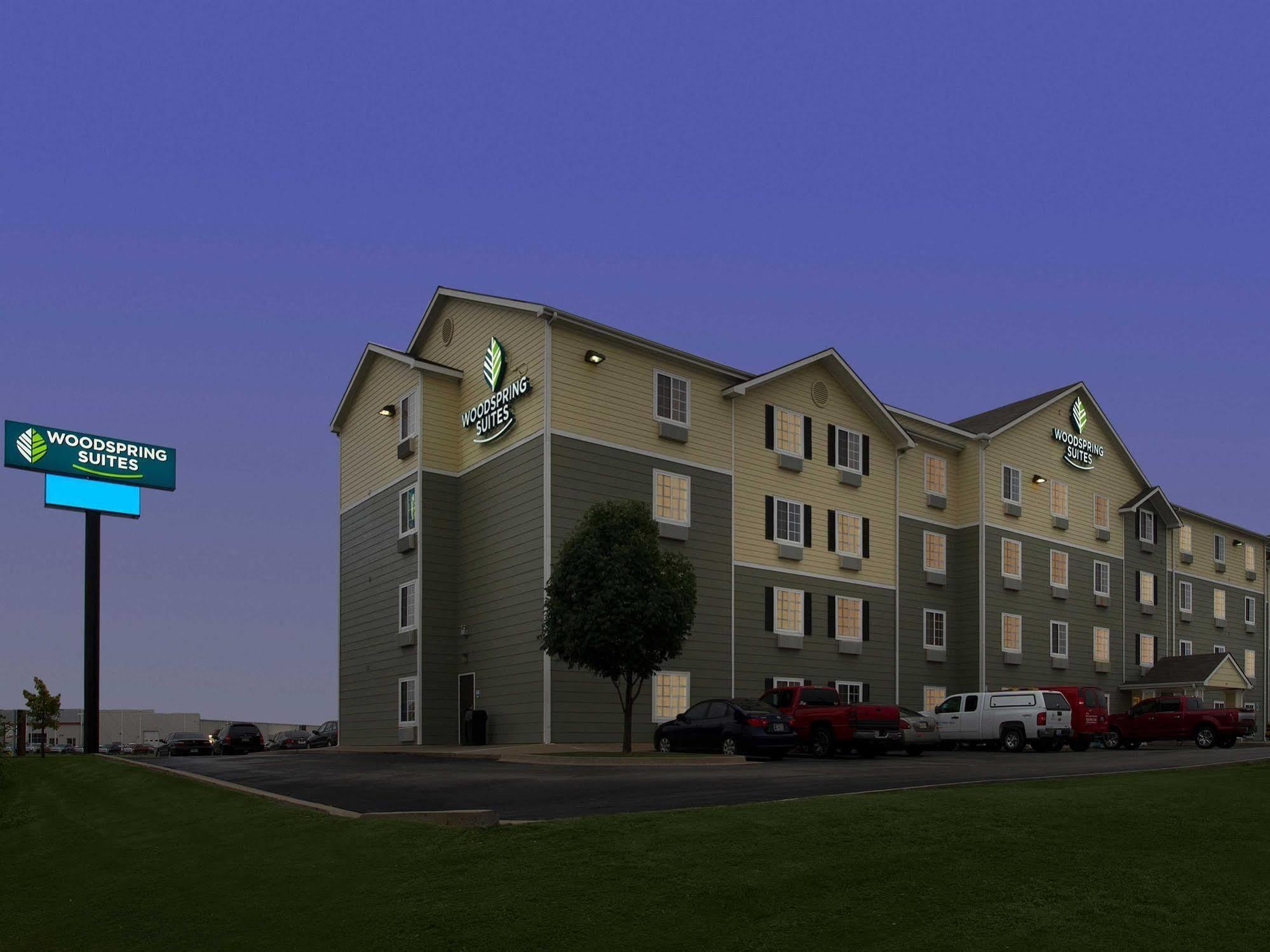 Woodspring Suites Tulsa Eksteriør billede
