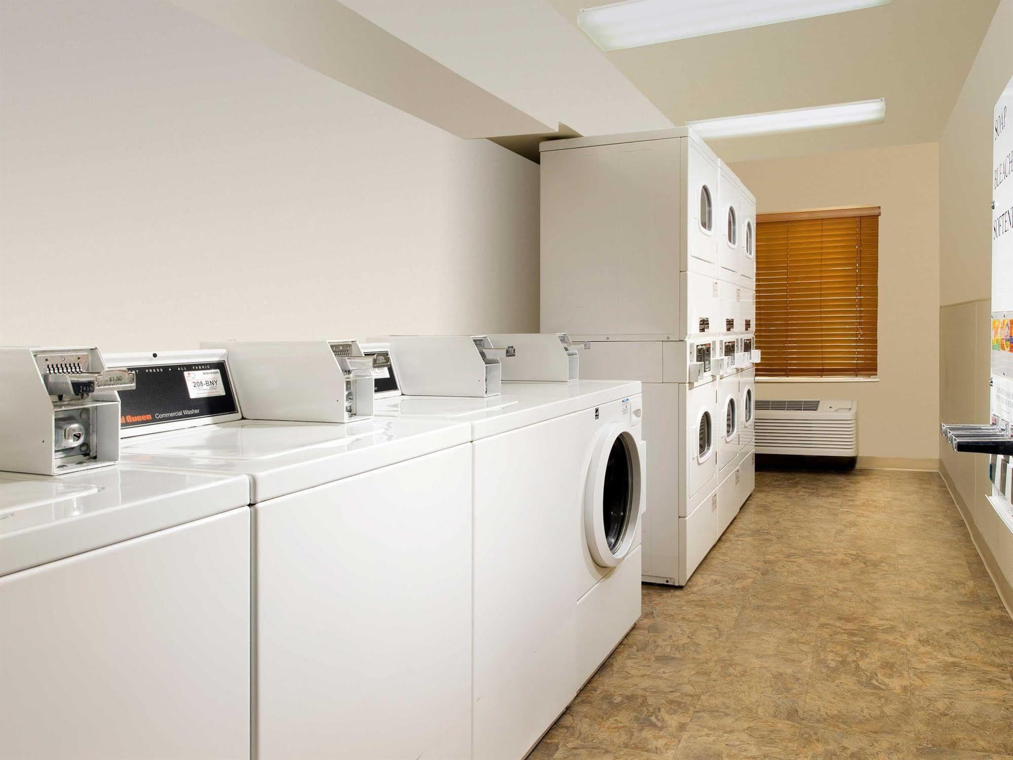 Woodspring Suites Tulsa Eksteriør billede